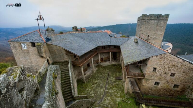 CASTILLO DE CASTRO CALDELAS