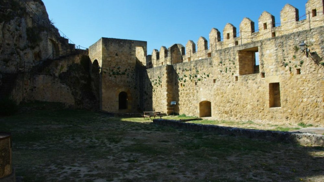 Puertas y Recinto Amurallado