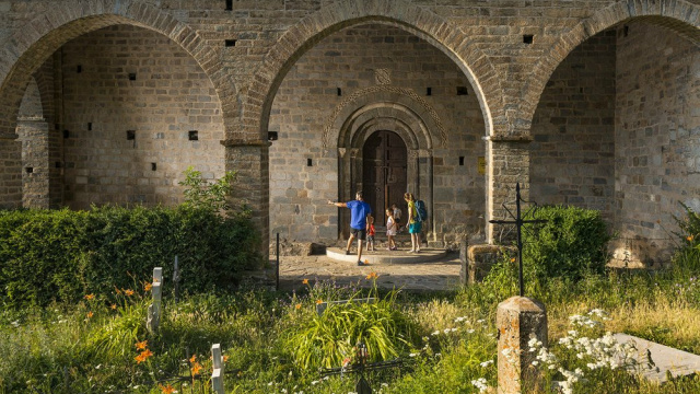 Iglesia de la Natividad de Durro