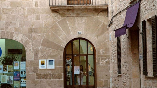 Biblioteca de Can Torró
